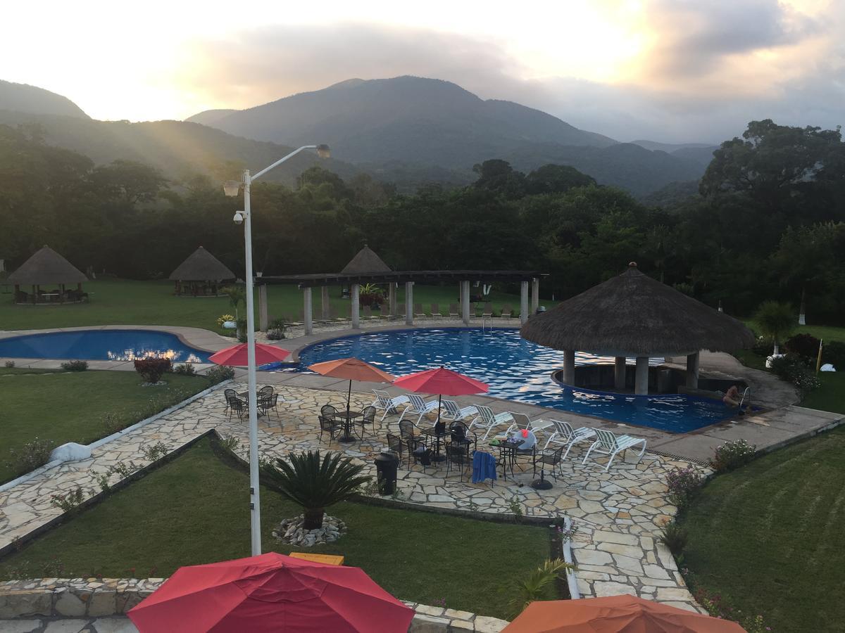 Hotel Real Tamasopo Bagian luar foto
