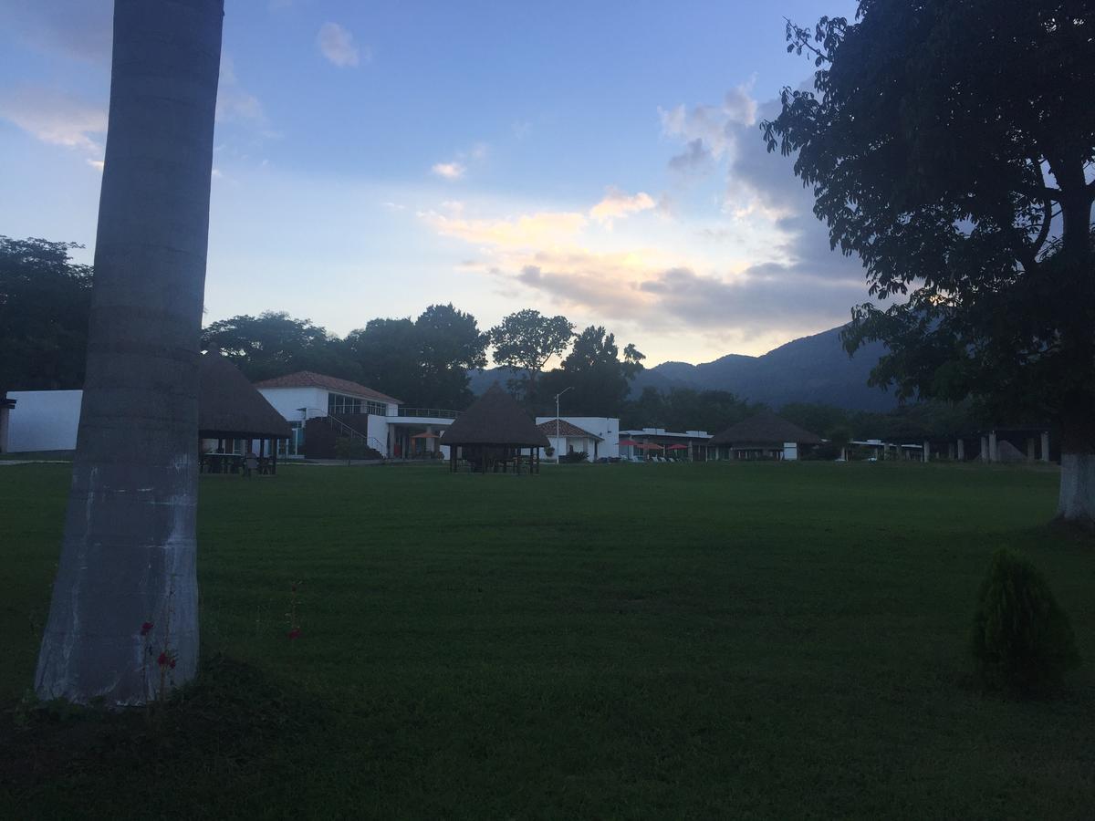 Hotel Real Tamasopo Bagian luar foto