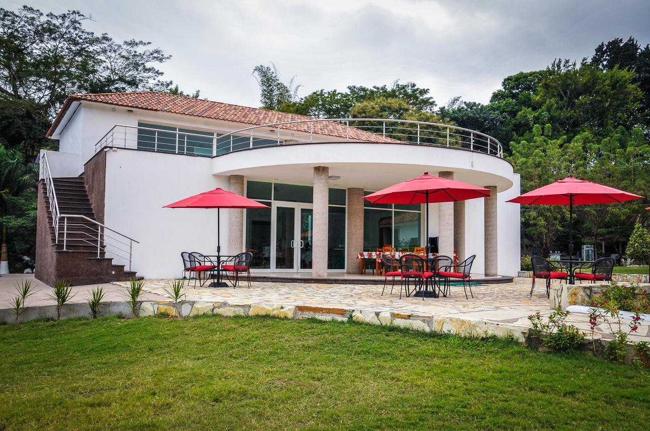 Hotel Real Tamasopo Bagian luar foto
