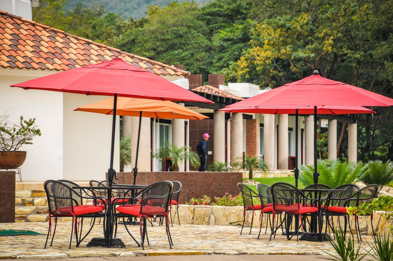 Hotel Real Tamasopo Bagian luar foto